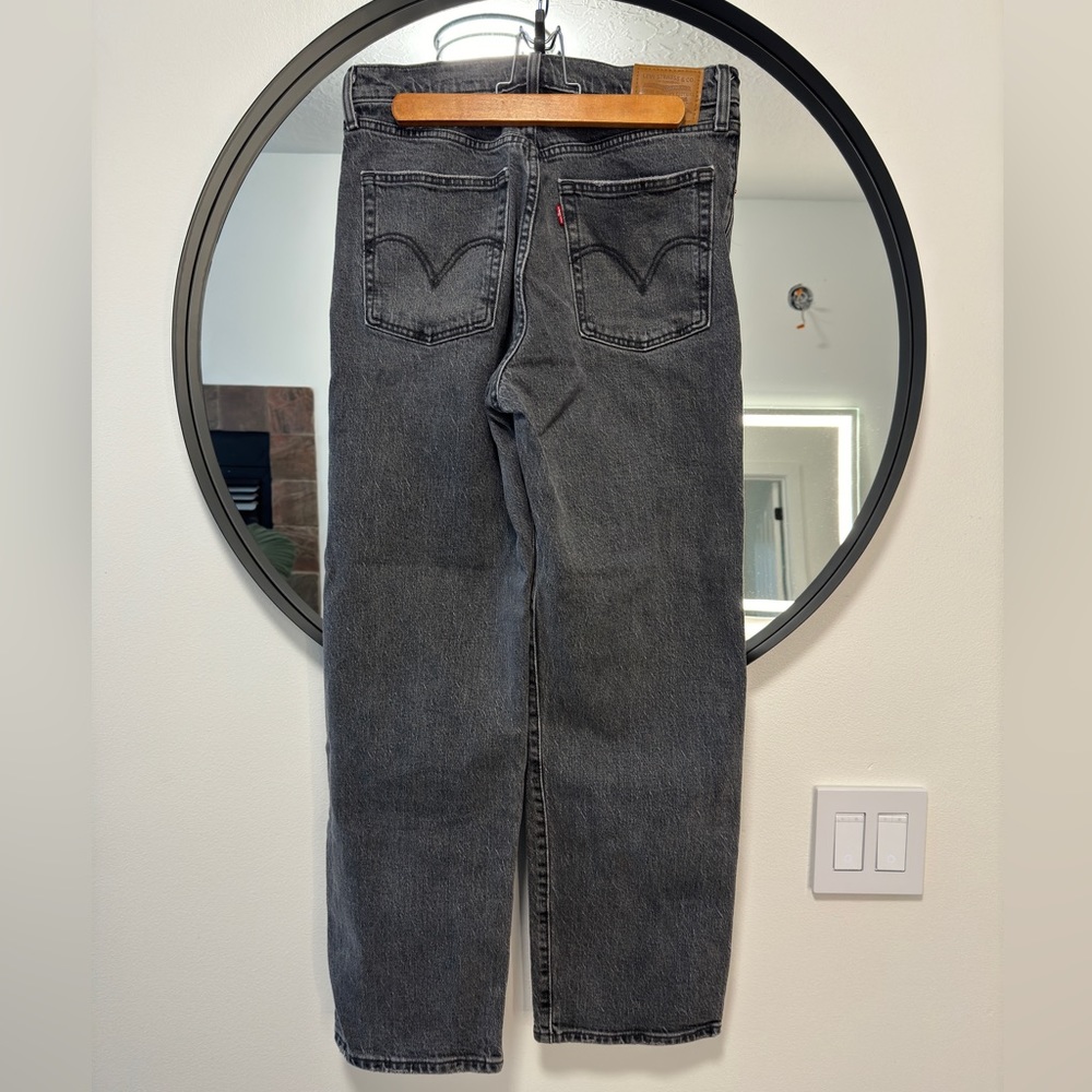 Levi’s Ribcage Jeans - Picture 2 of 3